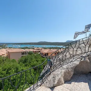 Baia De Bahas Apartment
